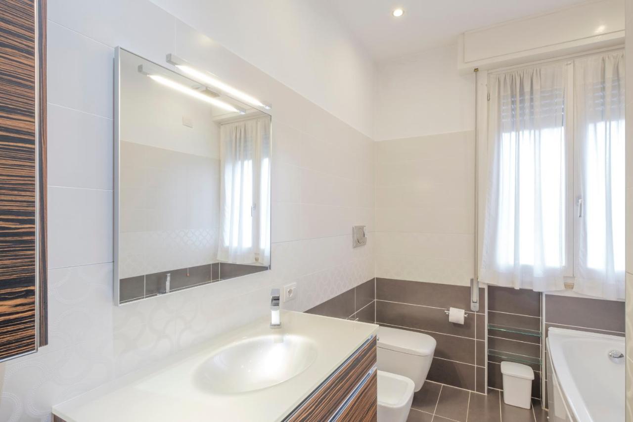 Aura Home Sirmione - 2 Bedrooms Apartment Exterior photo